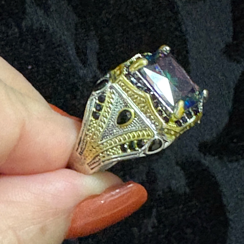 FASCINATING MULTI COLOR RING - Picture 16 of 16